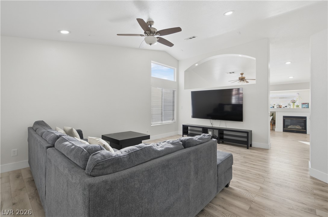 Photo 6 of 56, 3447 Bassler Street