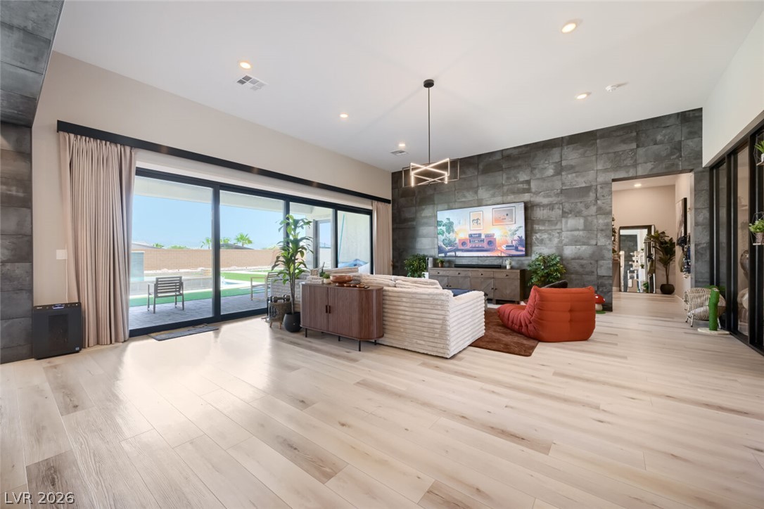 Photo 17 of 49, 8310 W Camero Avenue