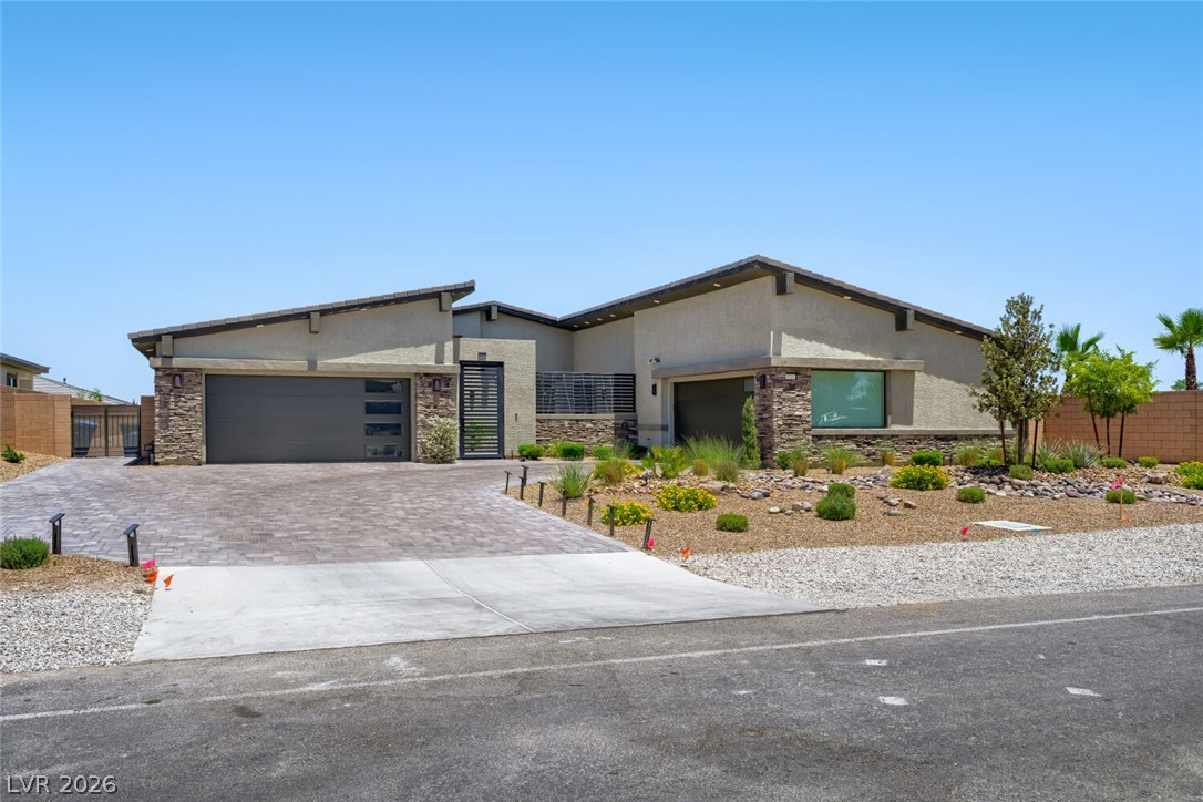 8310 W Camero Avenue, Las Vegas