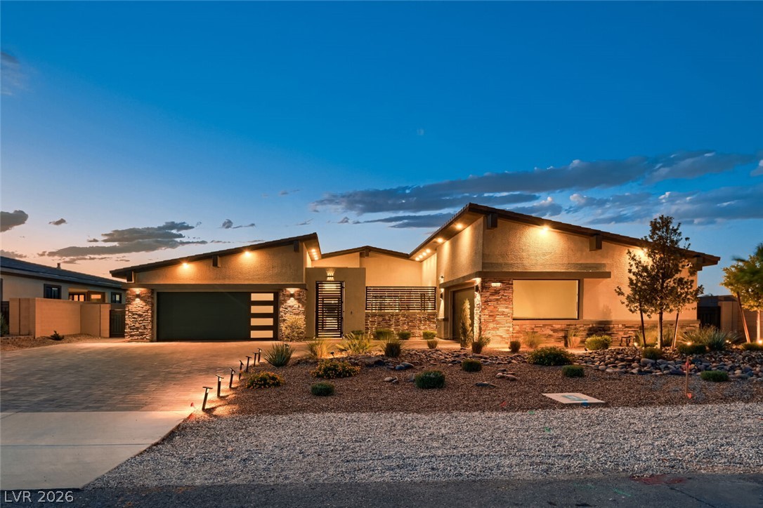 Photo 2 of 8310 W Camero Avenue