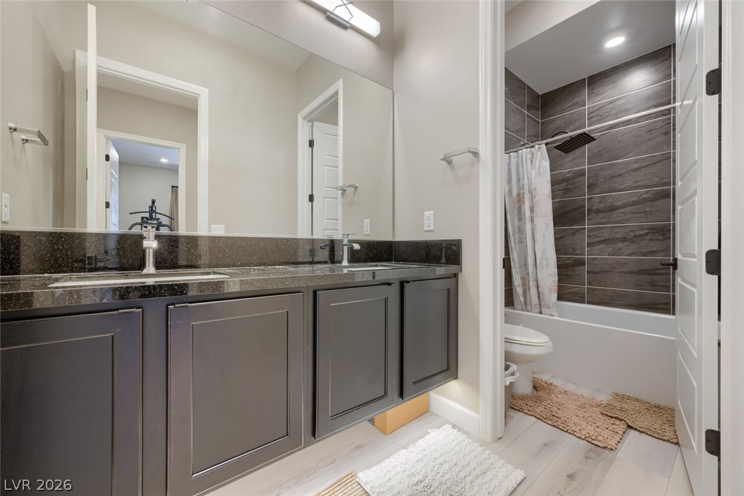 Photo 33 of 49, 8310 W Camero Avenue