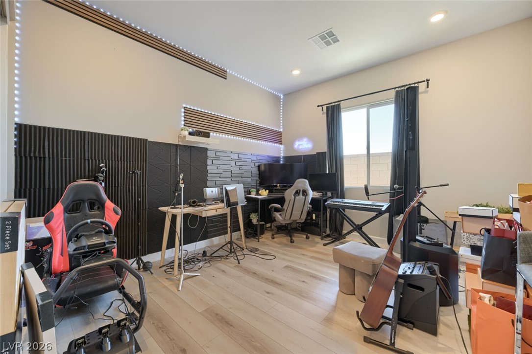 Photo 34 of 49, 8310 W Camero Avenue
