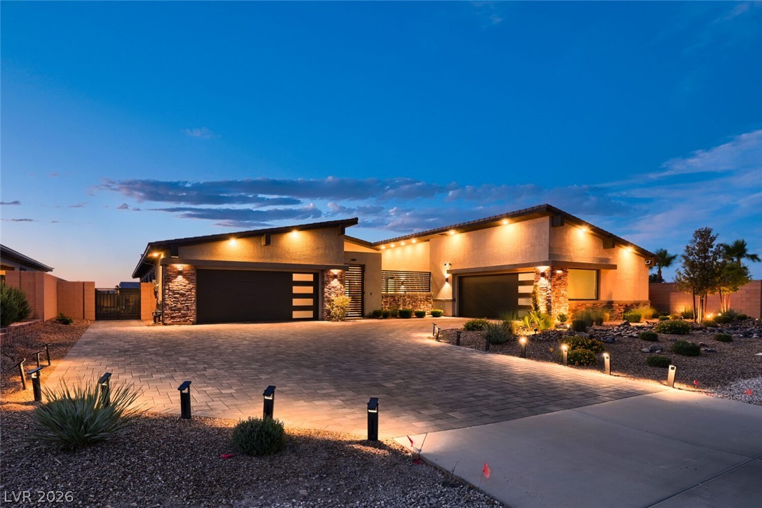Photo 40 of 49, 8310 W Camero Avenue