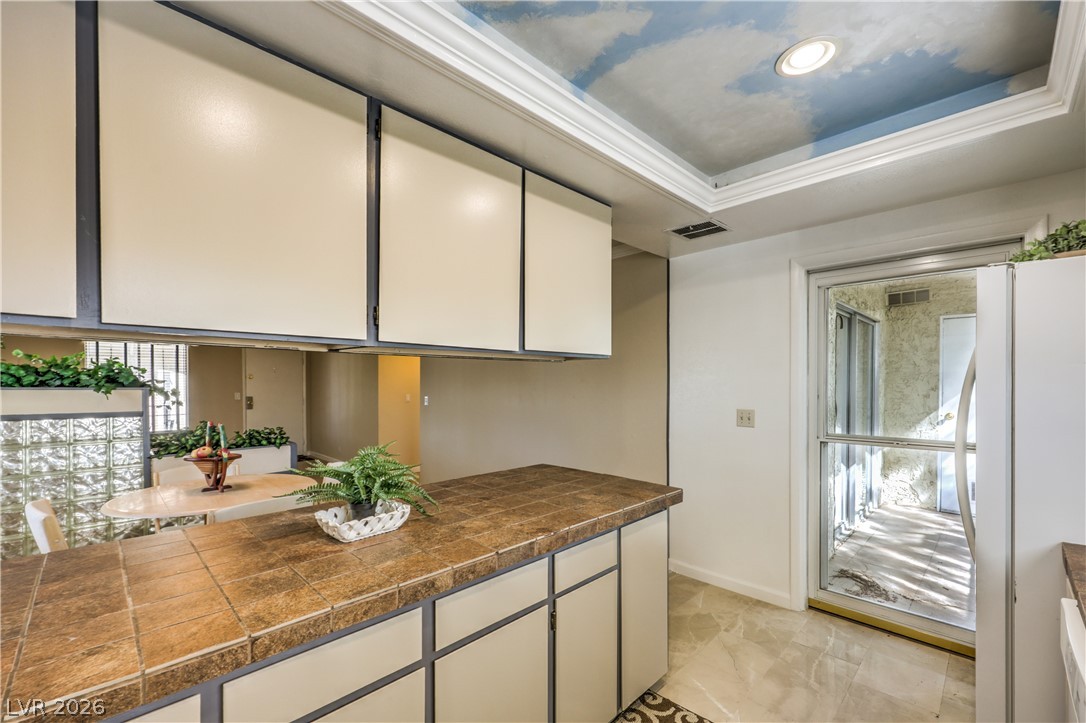 Photo 15 of 29, 3240 Cameron Street #D