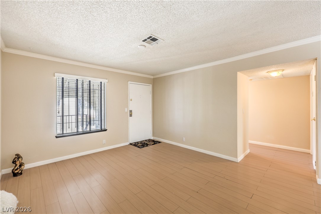 Photo 6 of 29, 3240 Cameron Street #D