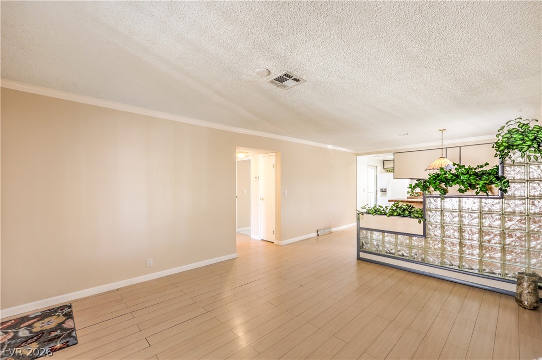 Photo 7 of 29, 3240 Cameron Street #D
