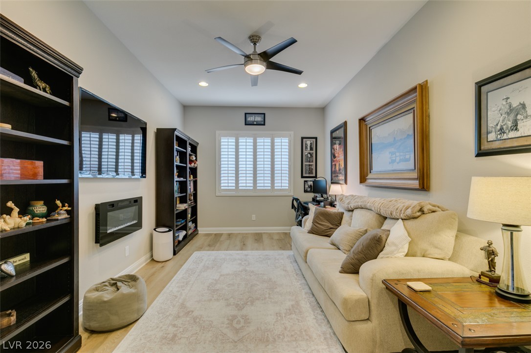 Photo 6 of 52, 7326 Winesburg Street