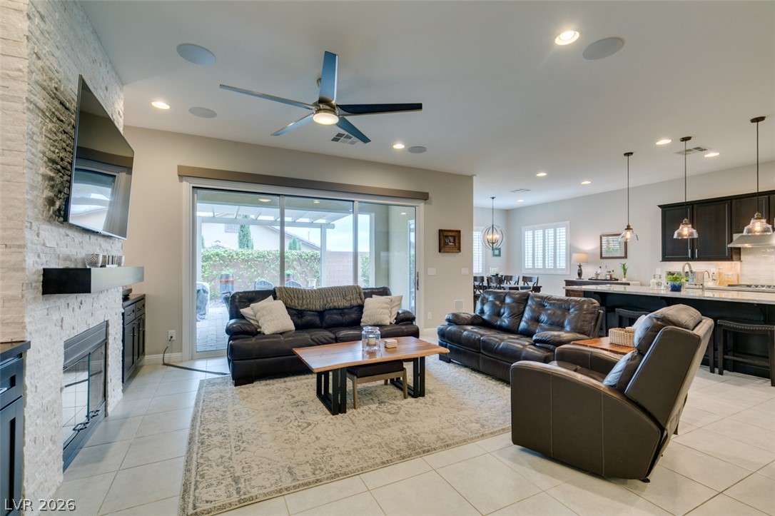 Photo 9 of 52, 7326 Winesburg Street