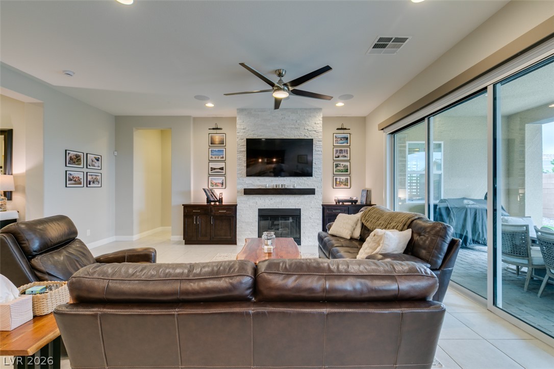 Photo 13 of 52, 7326 Winesburg Street