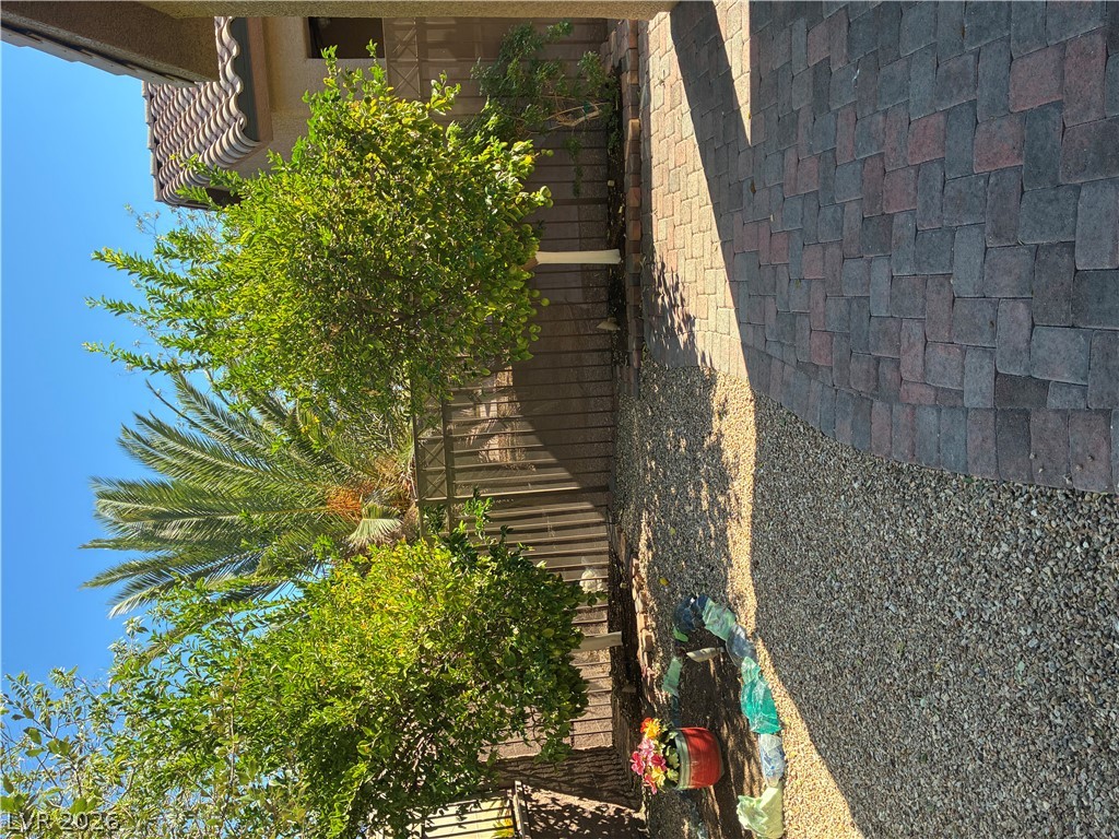 Photo 7 of 13, 6096 Corbin Avenue