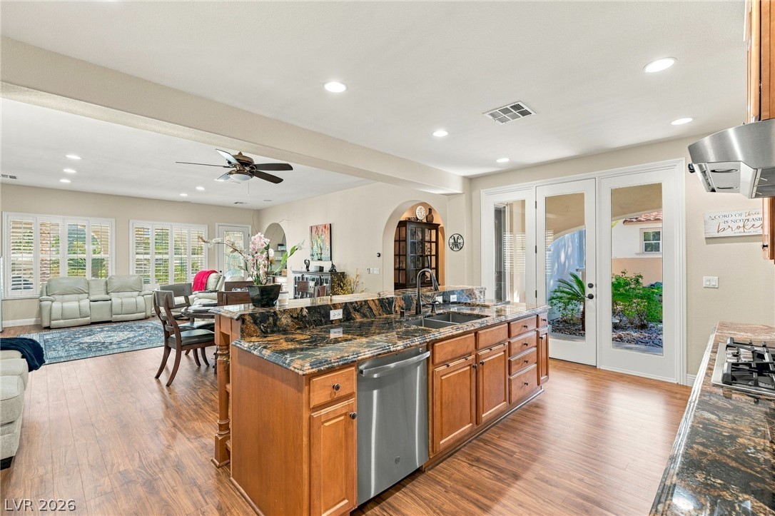 Photo 15 of 33, 3364 Saddlebrook Street