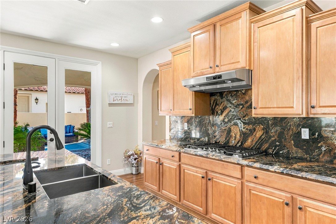Photo 16 of 33, 3364 Saddlebrook Street