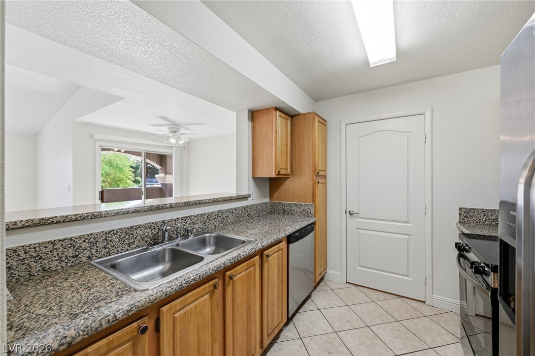 Photo 14 of 33, 5055 W Hacienda Avenue #2023