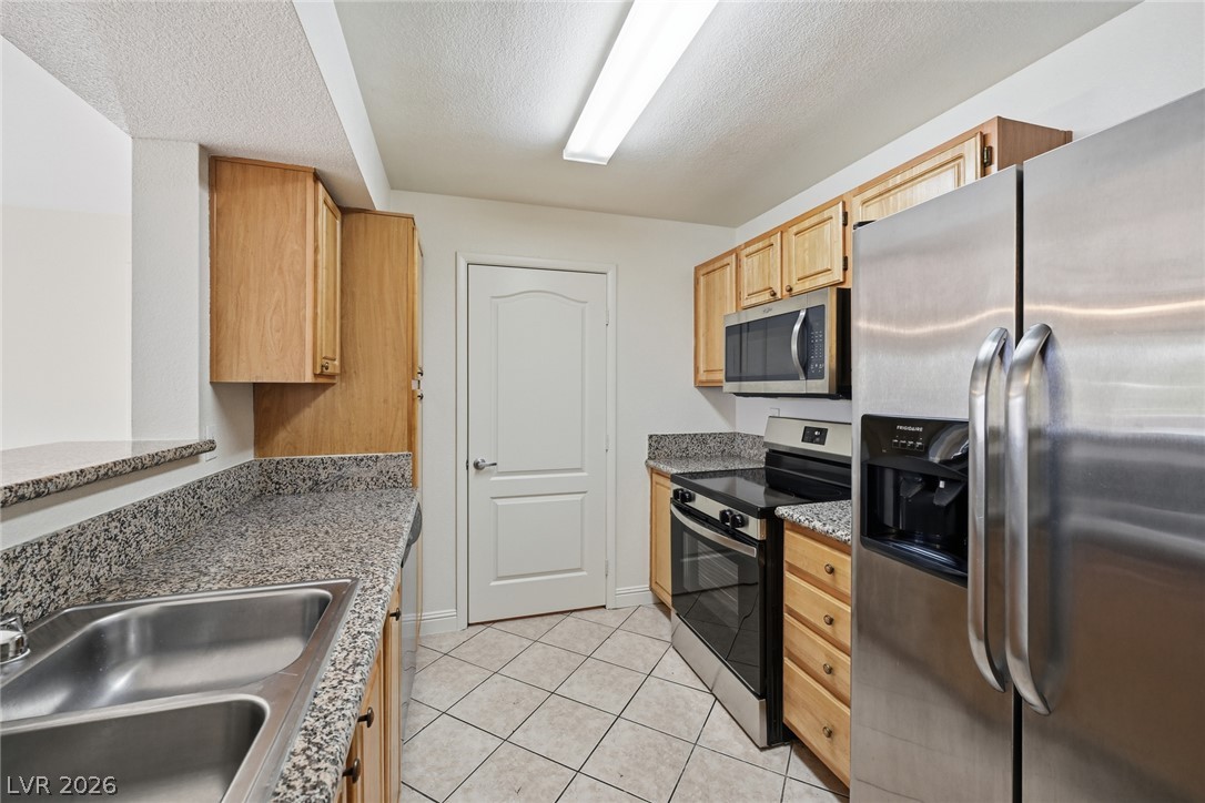 Photo 15 of 33, 5055 W Hacienda Avenue #2023