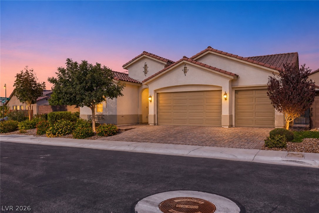 Photo 5 of 2510 Inverleven Avenue