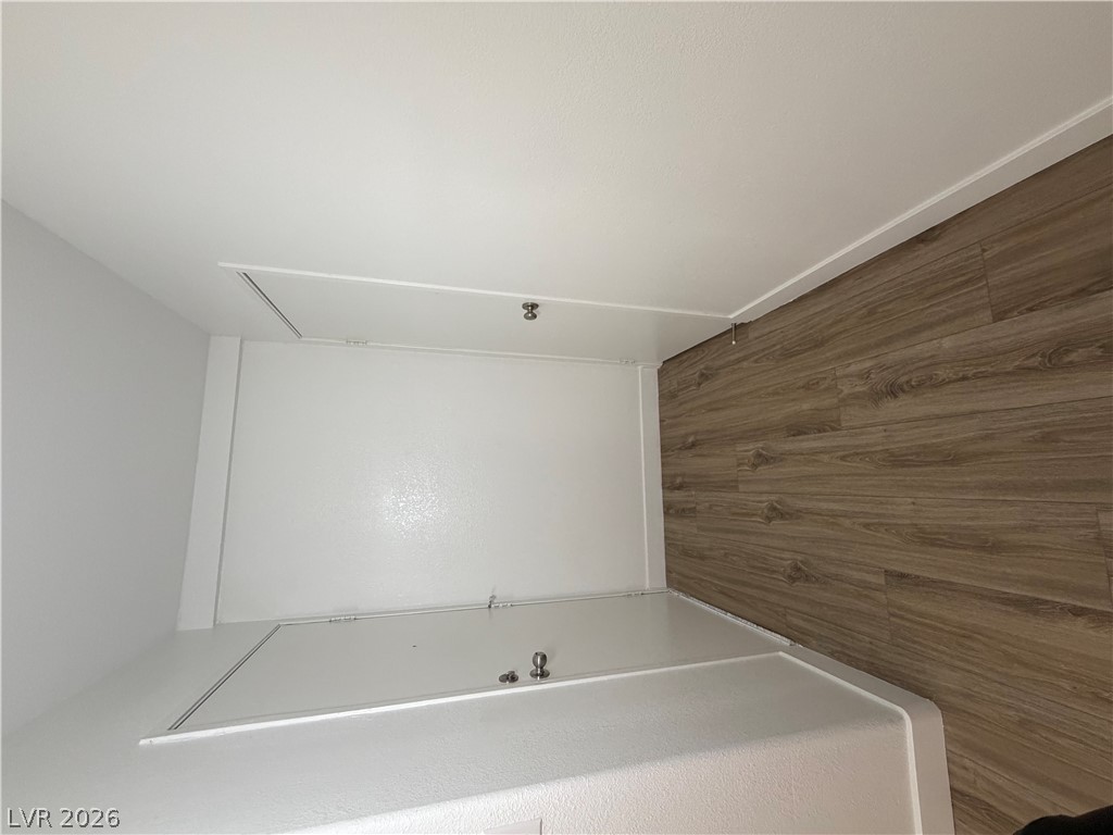 Photo 8 of 17, 209 E Van Wagenen Street