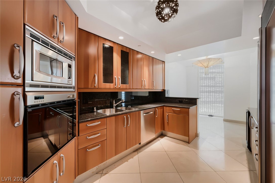 Photo 6 of 17, 2877 Paradise Road #1404