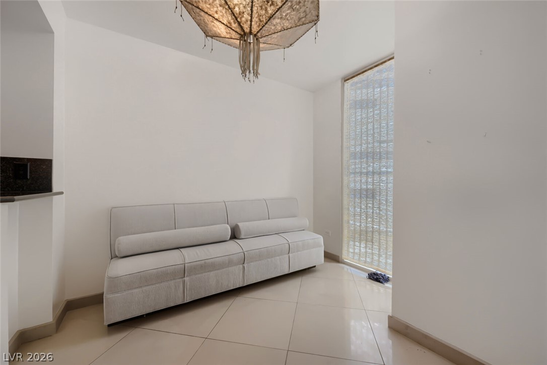 Photo 8 of 17, 2877 Paradise Road #1404