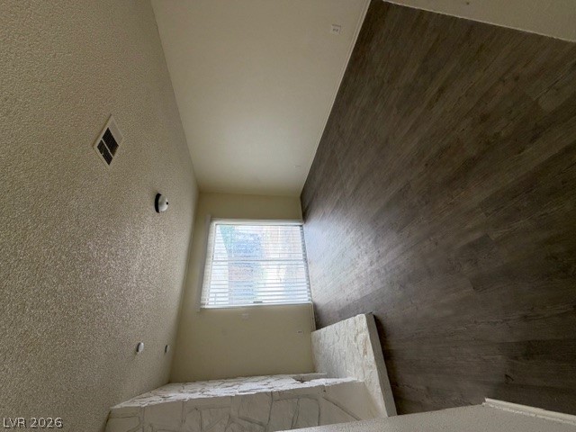Photo 2 of 212 Bradshaw Way