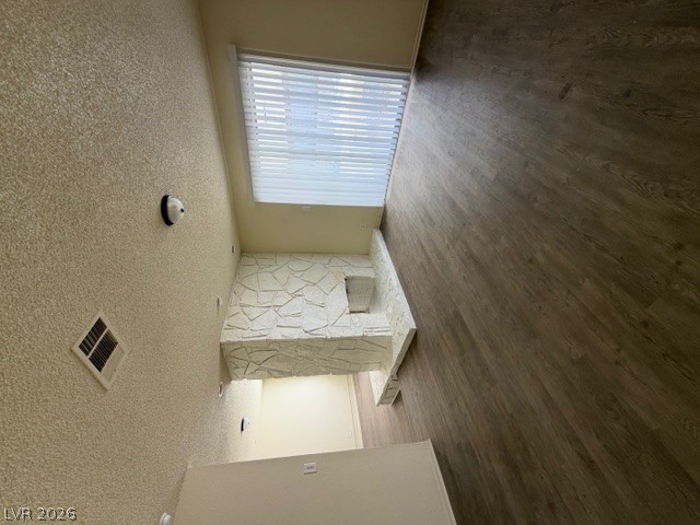 Photo 3 of 212 Bradshaw Way
