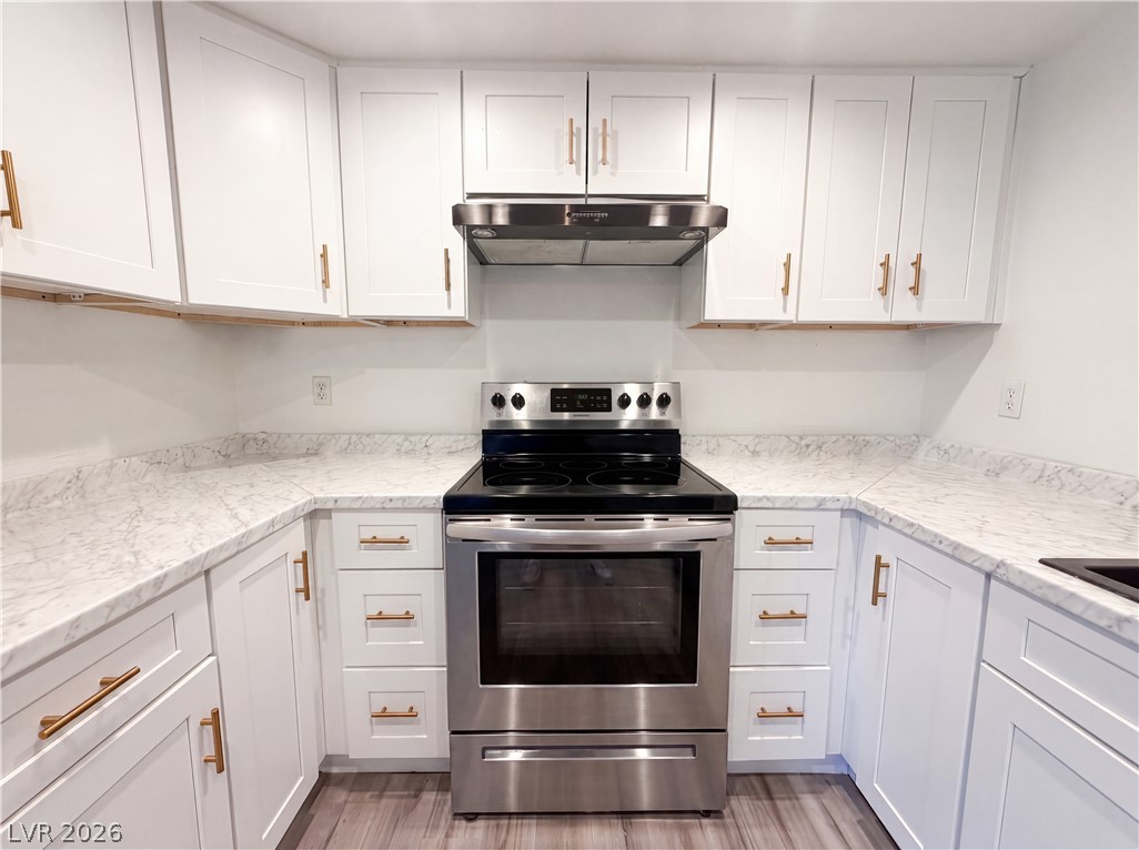 Photo 6 of 20, 1701 E Katie Avenue #83