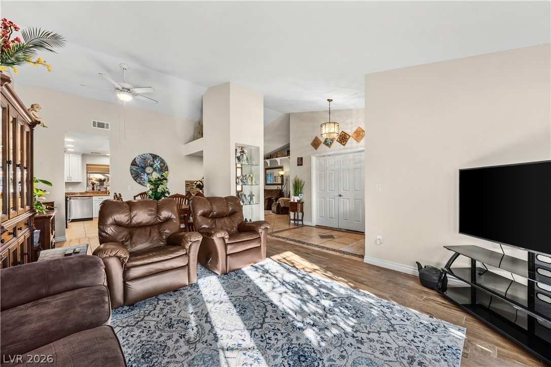 Photo 9 of 31, 3729 Rockland Drive