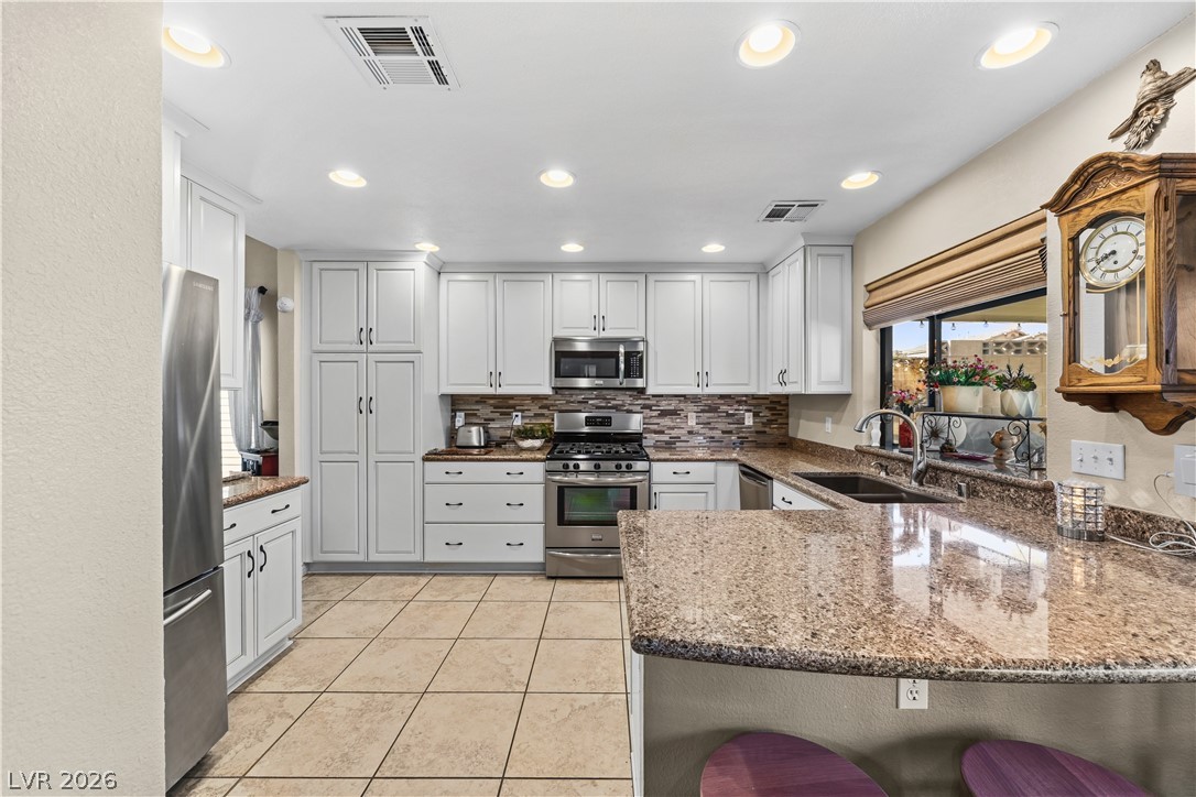 Photo 13 of 31, 3729 Rockland Drive