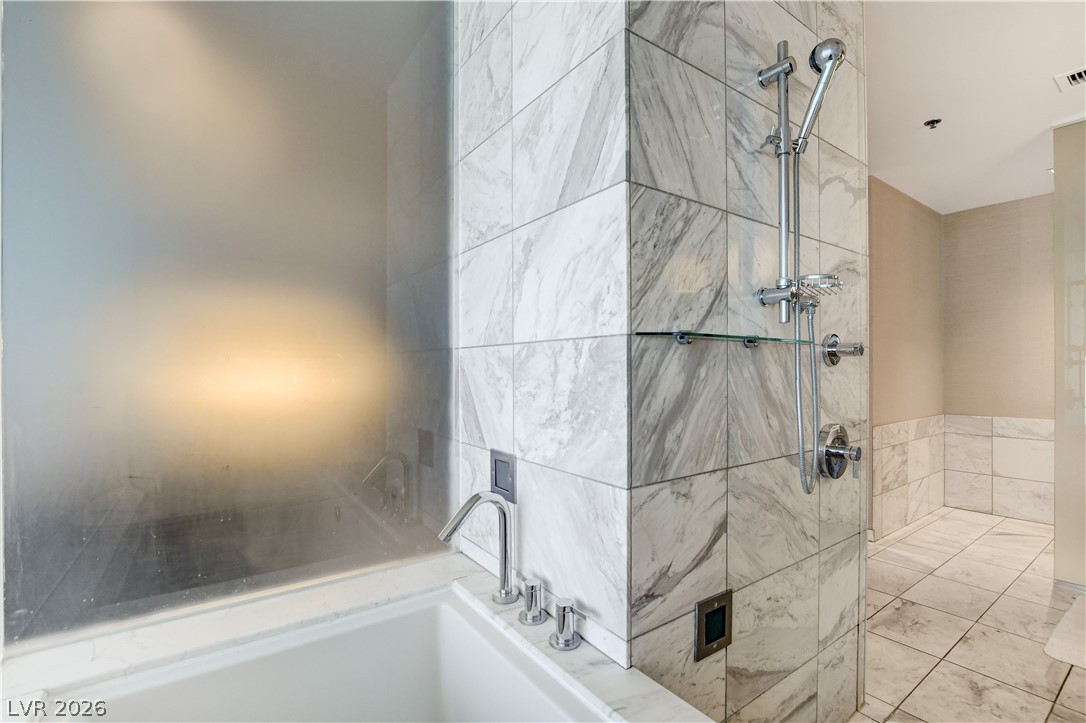Photo 23 of 42, 4381 W Flamingo Road #2920