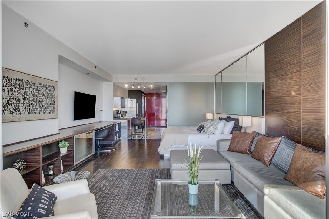 Photo 12 of 42, 4381 W Flamingo Road #2920