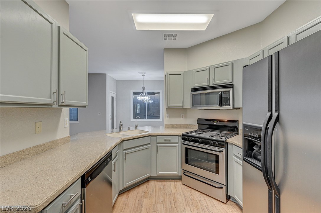 7809 Strong Water Court, Las Vegas