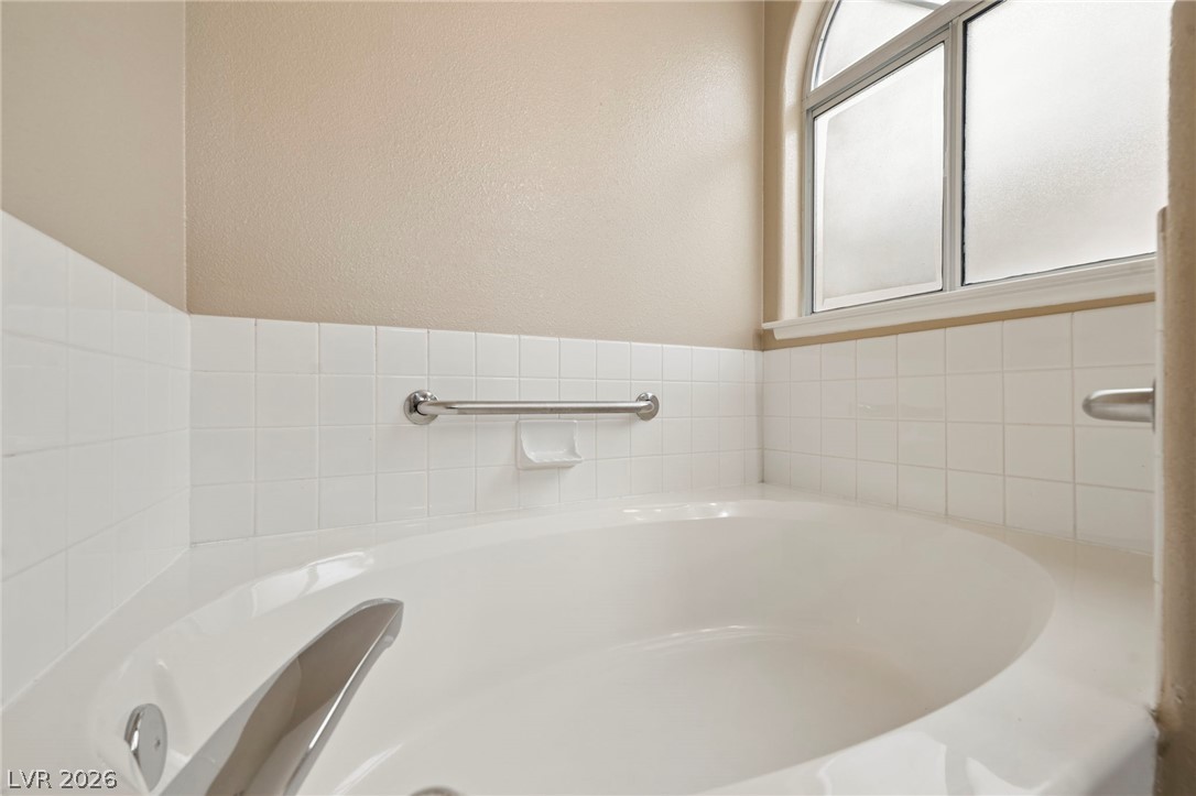 Photo 20 of 34, 2726 Woodbine Avenue