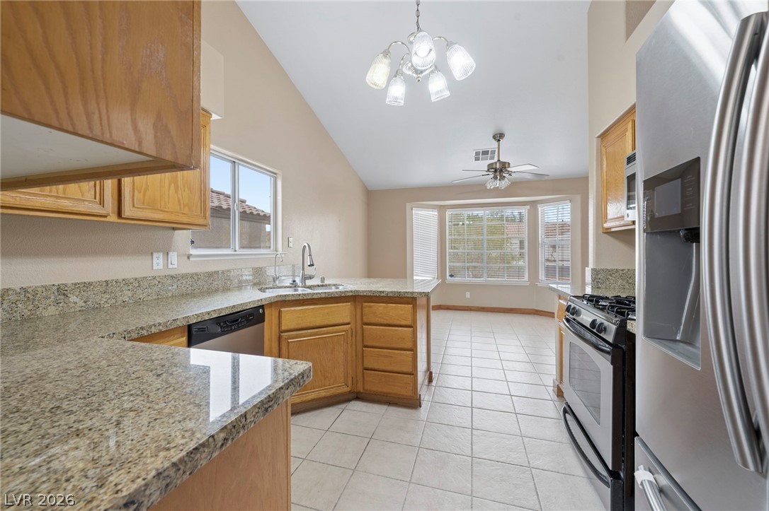Photo 14 of 34, 2726 Woodbine Avenue
