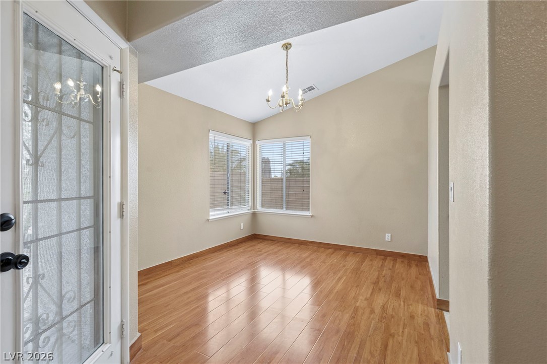 Photo 16 of 34, 2726 Woodbine Avenue