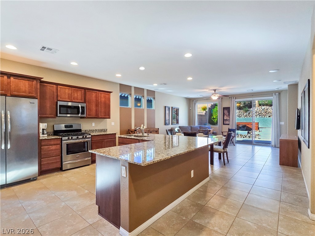 Photo 7 of 41, 2110 Hunt Woods Court