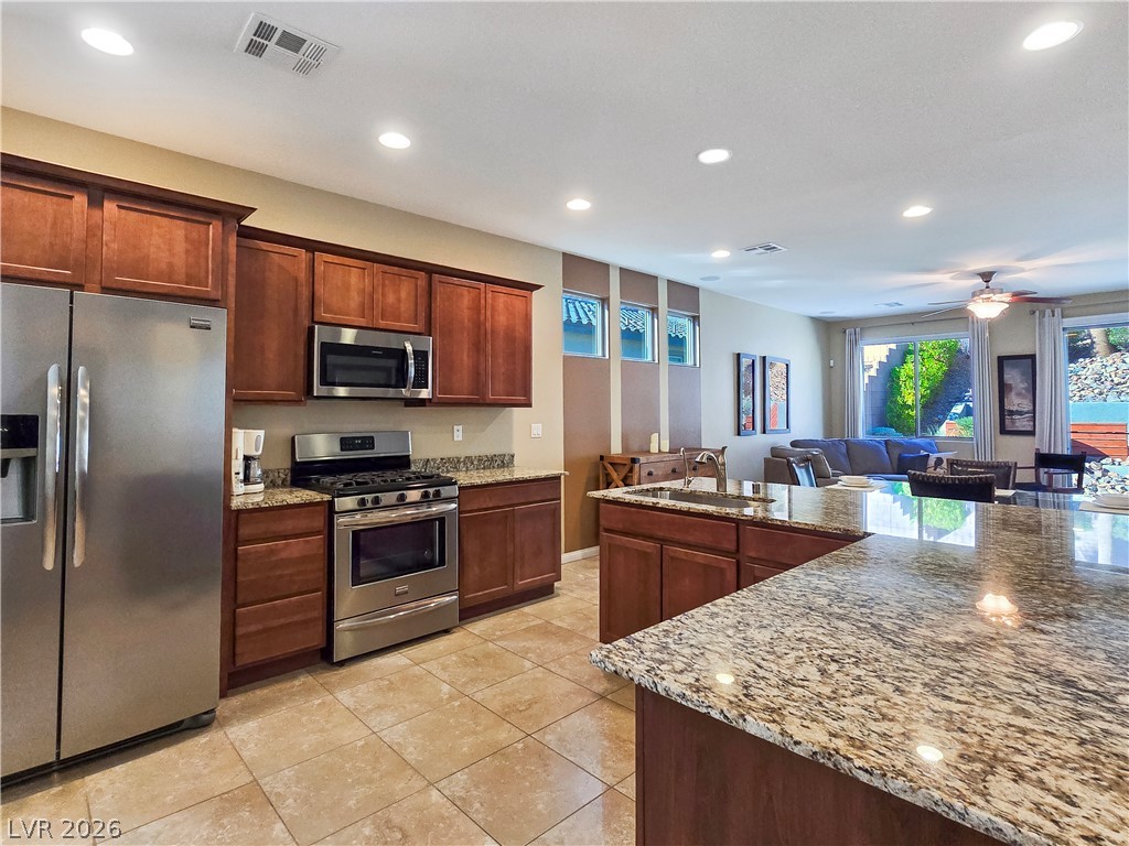 Photo 9 of 41, 2110 Hunt Woods Court