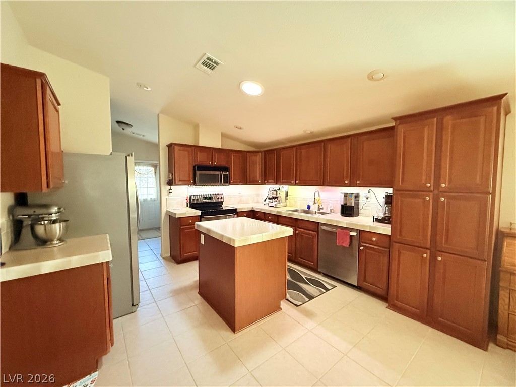 Photo 10 of 25, 4231 E Winterwood Road