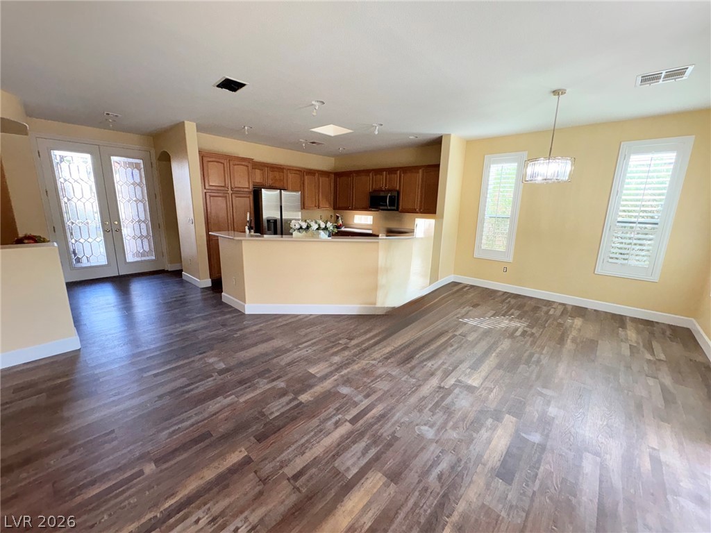 Photo 2 of 5105 Vincitor Street