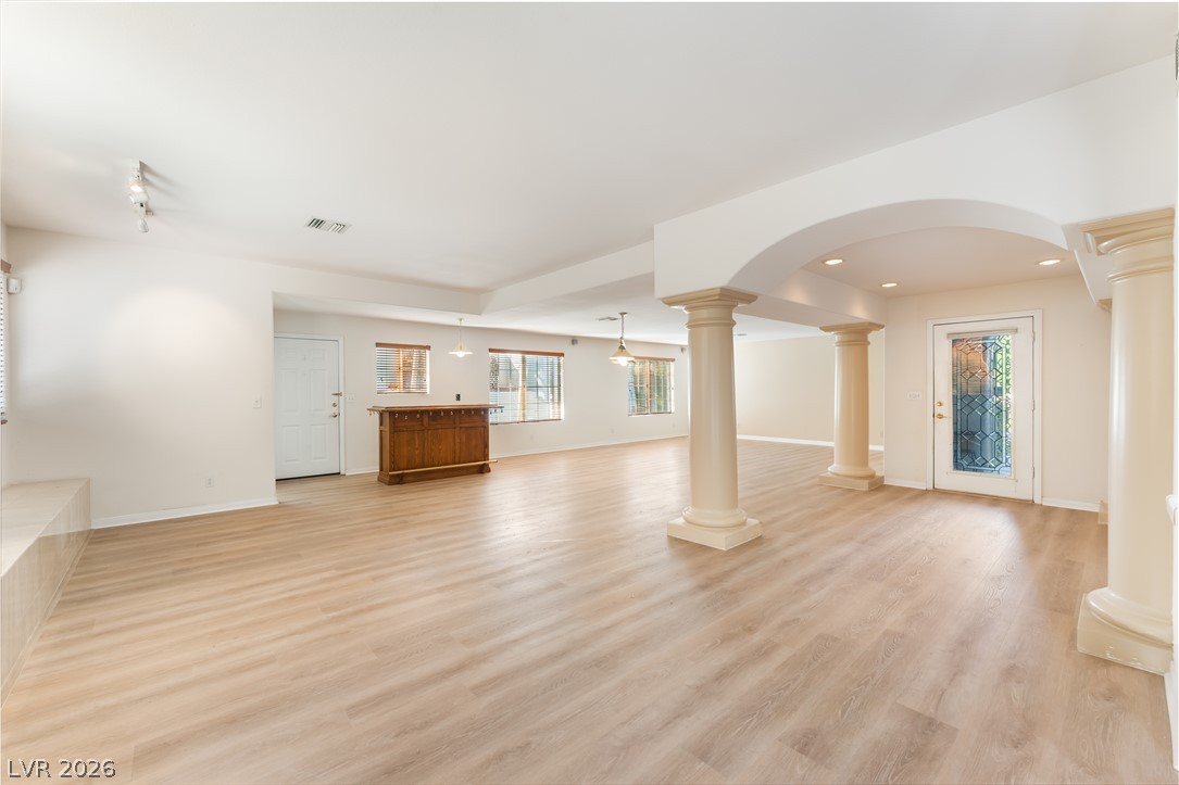 Photo 5 of 1840 Balzac Drive
