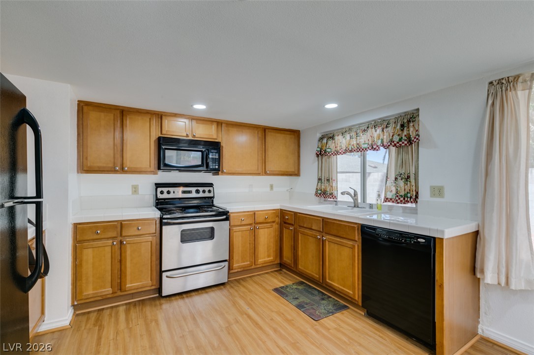 Photo 17 of 39, 3422 Pecos Way
