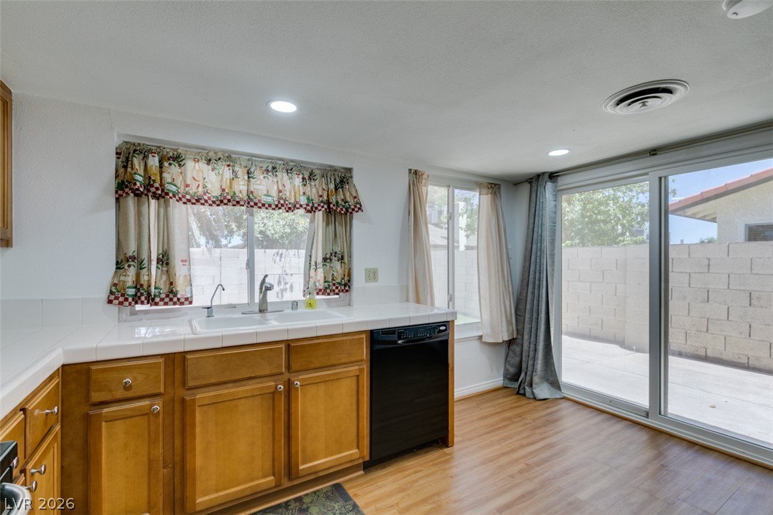 Photo 19 of 39, 3422 Pecos Way