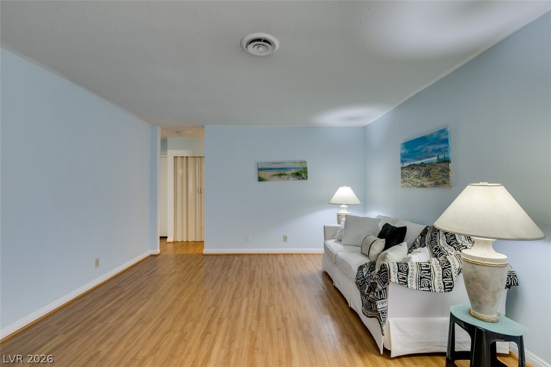 Photo 7 of 39, 3422 Pecos Way