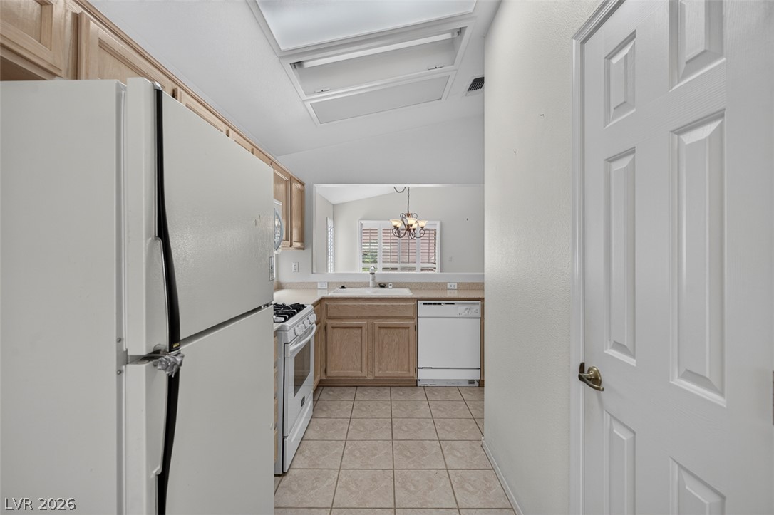 Photo 16 of 42, 493 Dalgreen Place