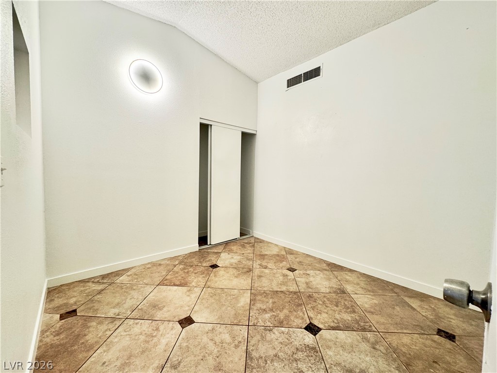 Photo 13 of 28, 4064 Spitze Drive