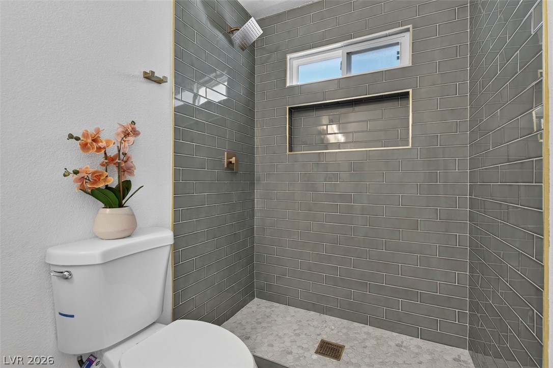 Photo 26 of 66, 3939 Meadowglen Drive
