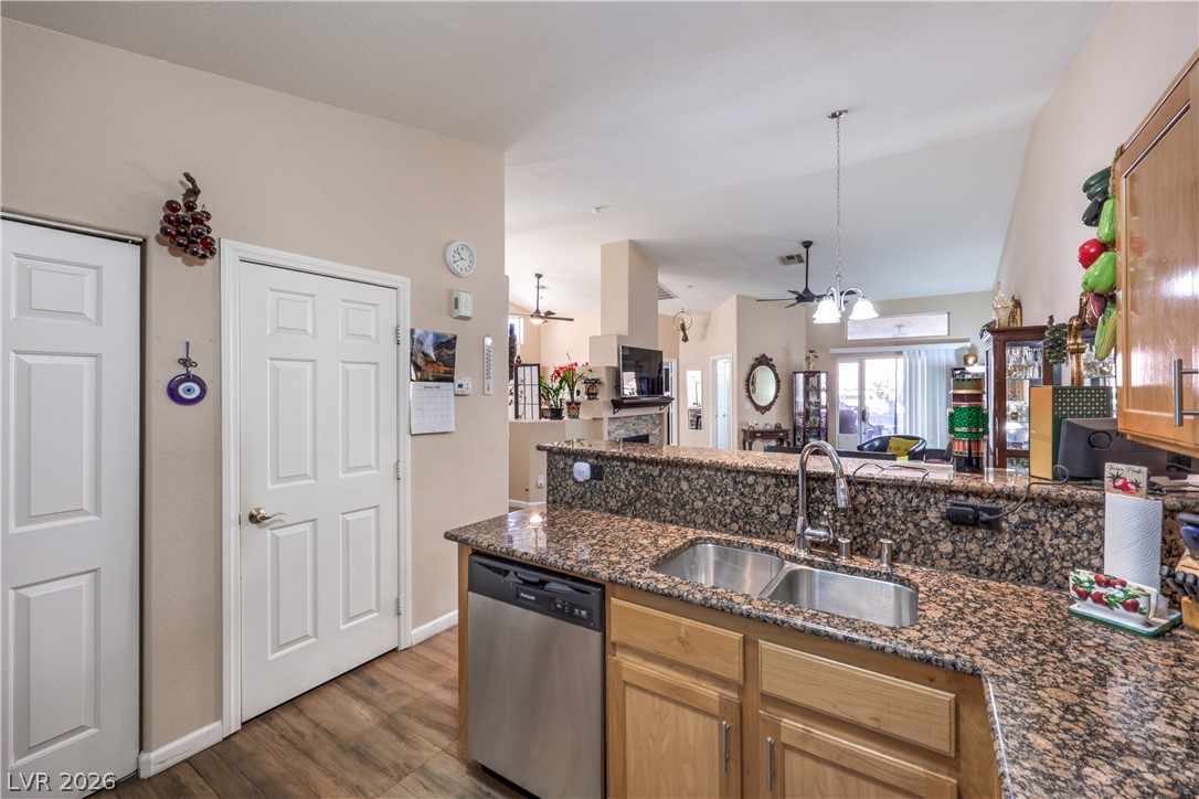 Photo 16 of 38, 9708 Devenish Avenue #101