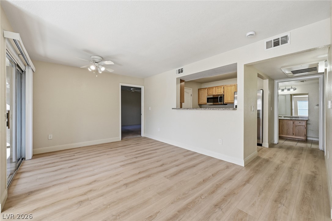 Photo 7 of 31, 5055 W Hacienda Avenue #1003