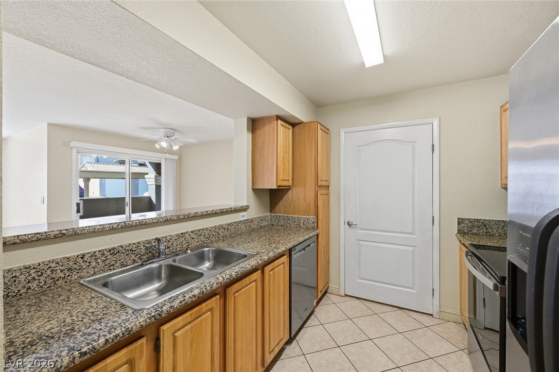 Photo 11 of 31, 5055 W Hacienda Avenue #1003