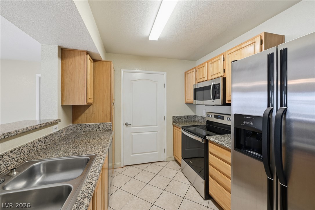 Photo 12 of 31, 5055 W Hacienda Avenue #1003
