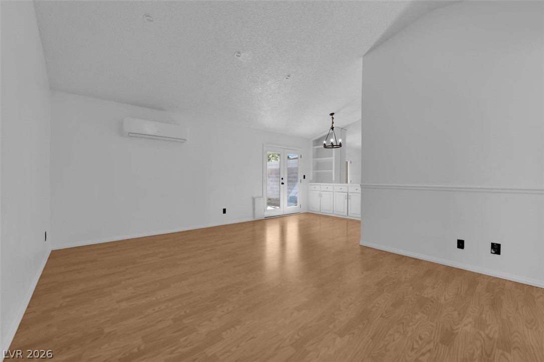 Photo 7 of 41, 6321 Carmen Boulevard