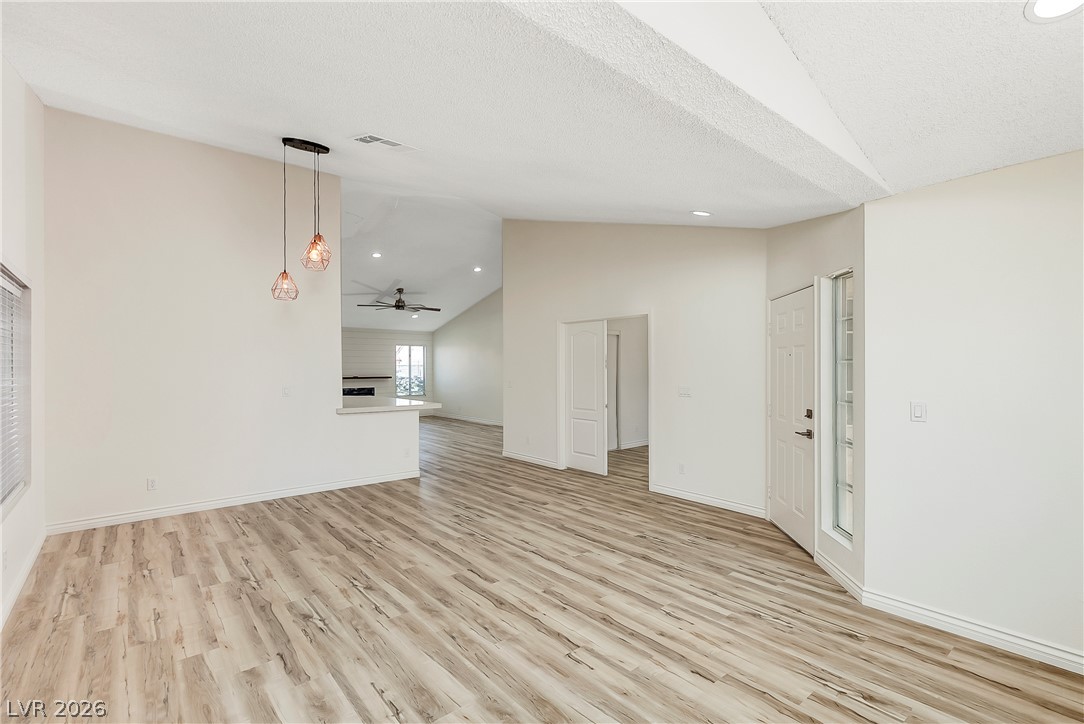 Photo 3 of 2738 Briarcliff Avenue